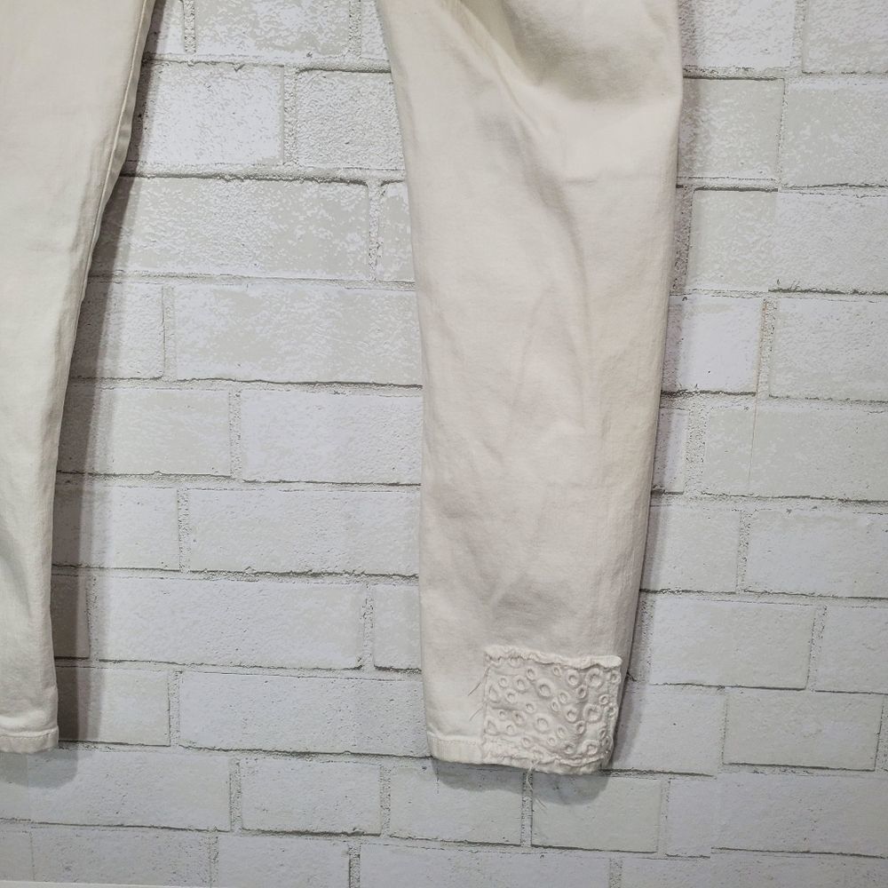 Women's Distressed White Patch Jeans - Picture 13 of 16